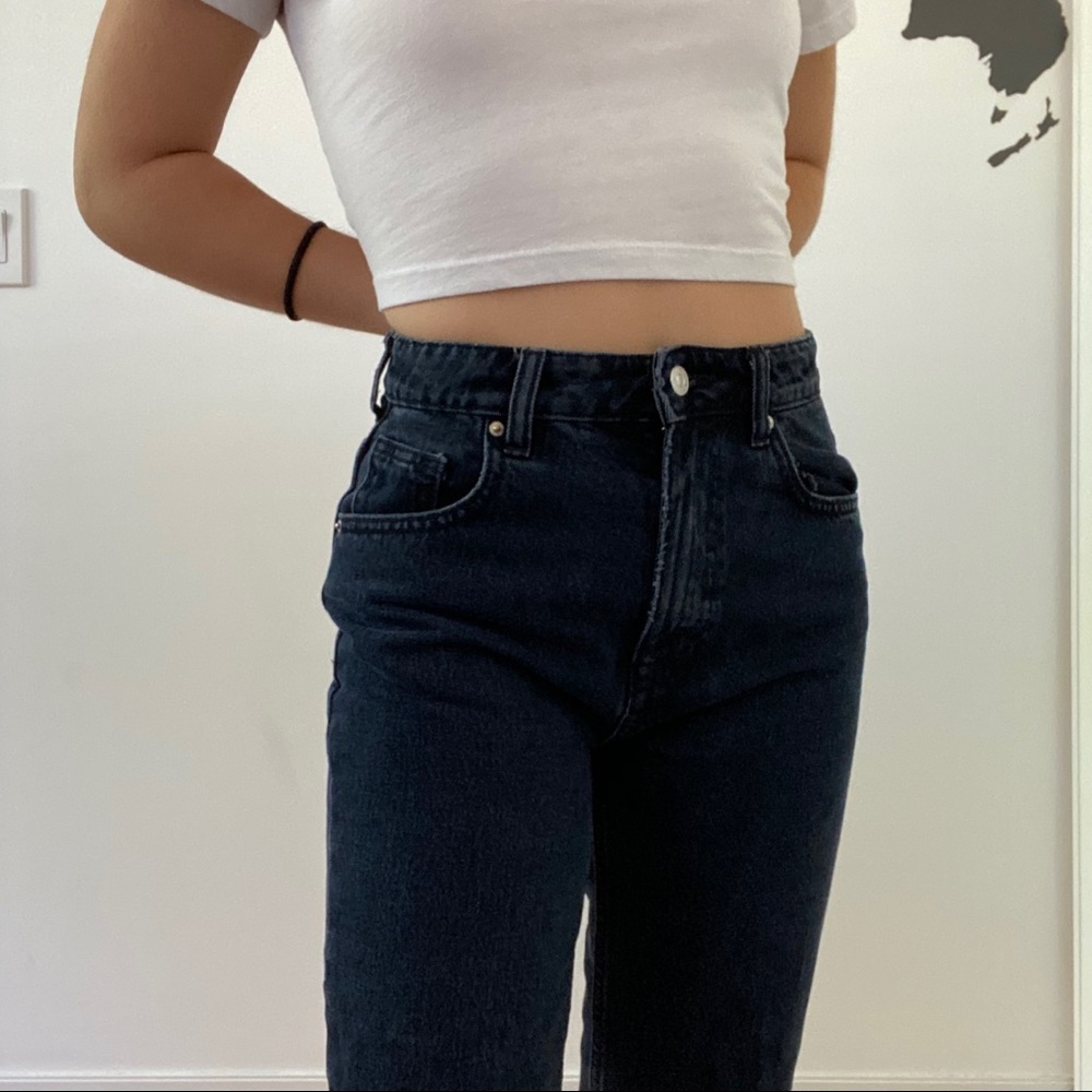 Black high waisted straight leg Zara jeans - Picture 2 of 5